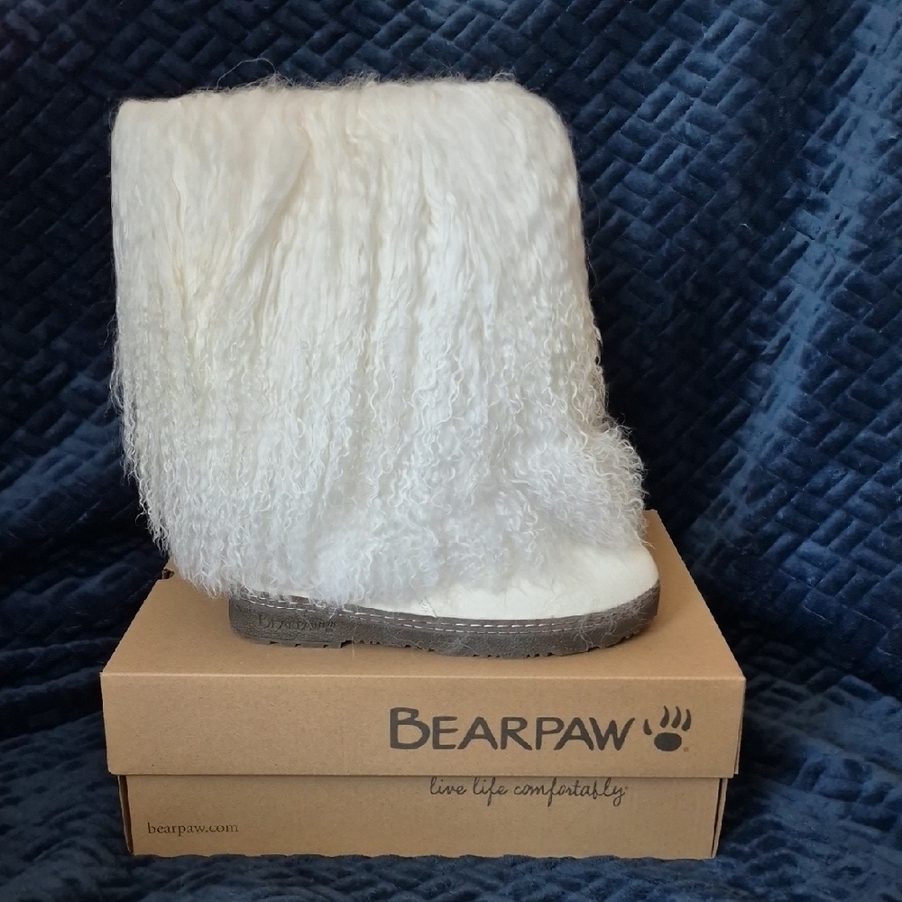 BearPaw Boetis II White Curly Lamb Sheepskin Footbed Boots Size 8, NWT